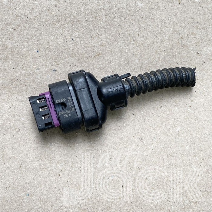 Роз'єм для Audi oe 4F0973704
