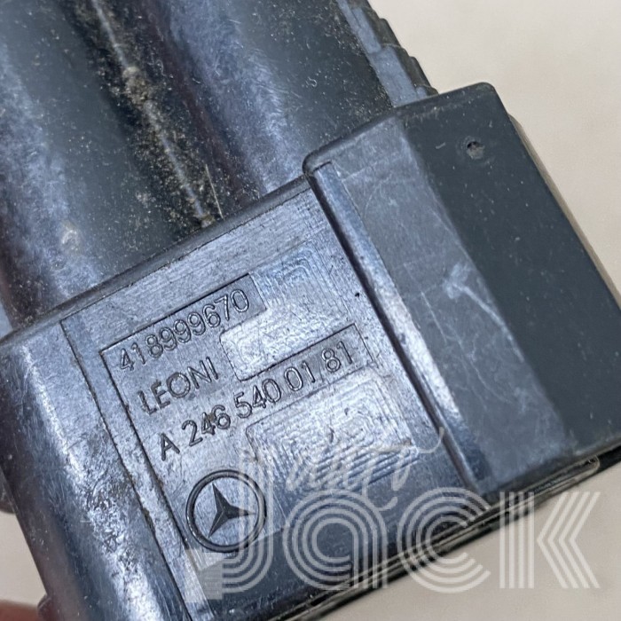 Роз'єм для Mercedes Benz oe A2465400181