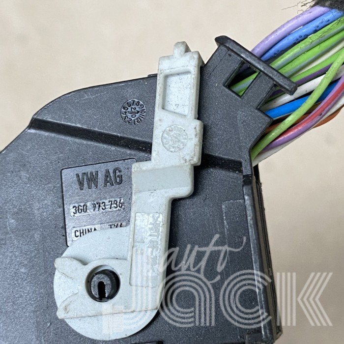 Роз'єм для Audi oe 3G0973736