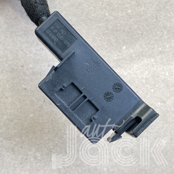 Разъем для Audi oe 4F0035727