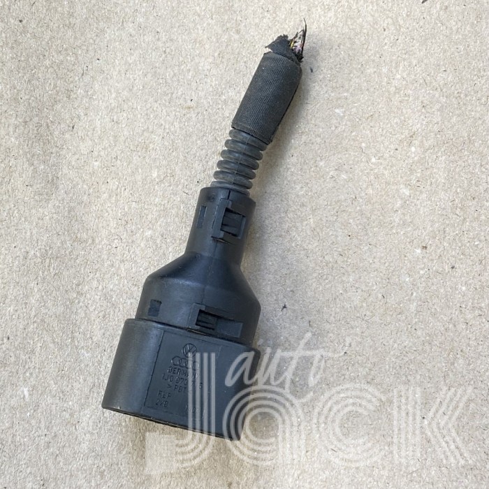 Роз'єм для Audi oe 1J0973715