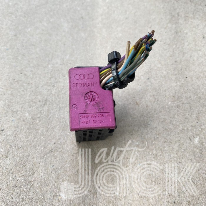 Роз'єм для Audi oe 4A0972601