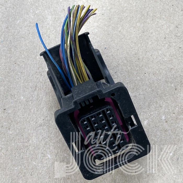 Роз'єм для Audi oe 3QF973722A