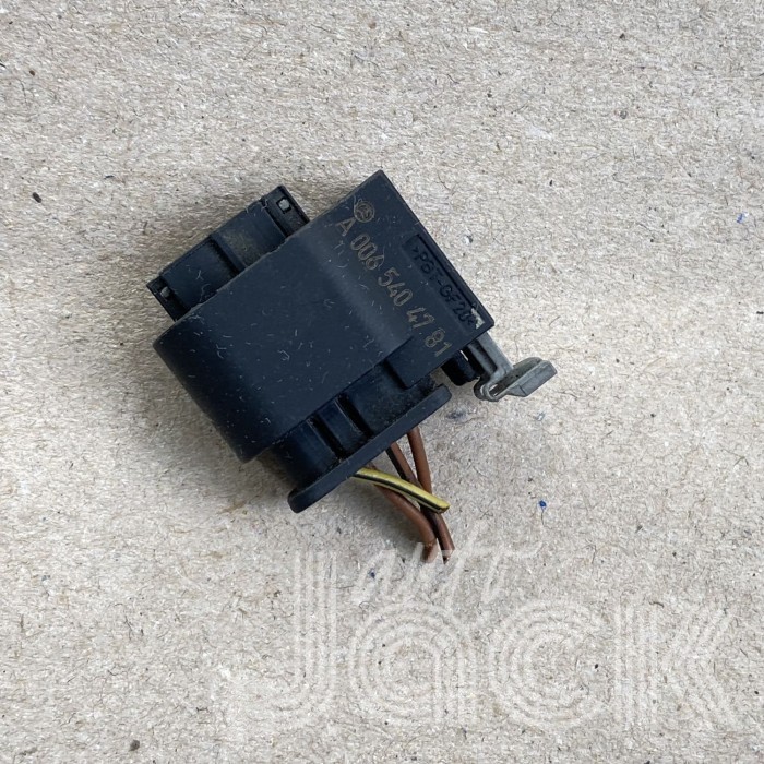Роз'єм для Mercedes Benz oe A0065404781