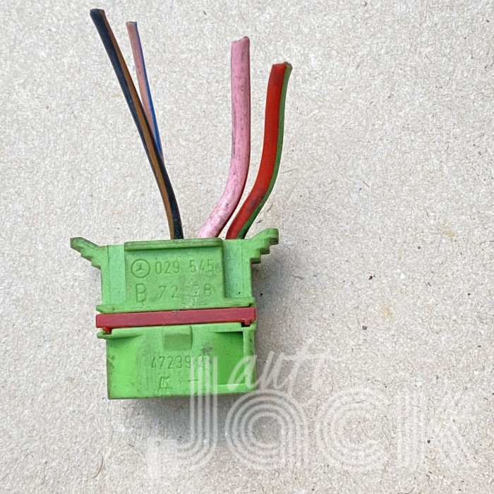 Роз'єм для Mercedes Benz oe 0295457228