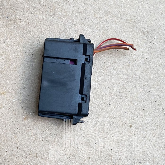 Роз'єм для Audi oe 4B0972643