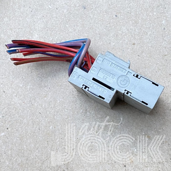 Роз'єм для BMW oe 61139225058
