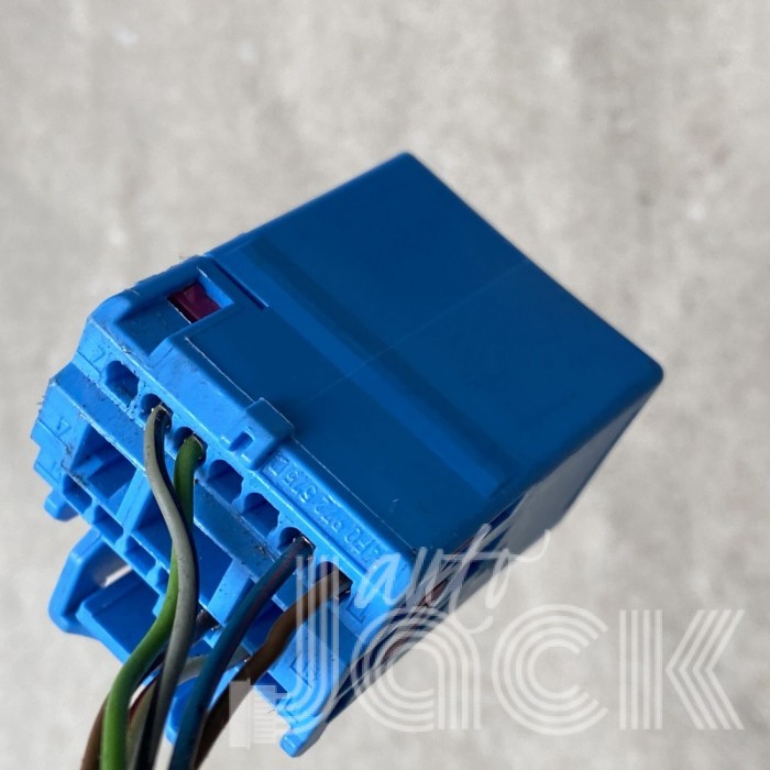 Разъем для Audi oe 4F0972575D