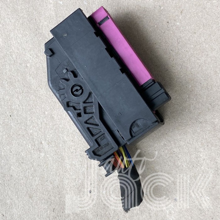 Роз'єм для Audi oe 1S0906385A