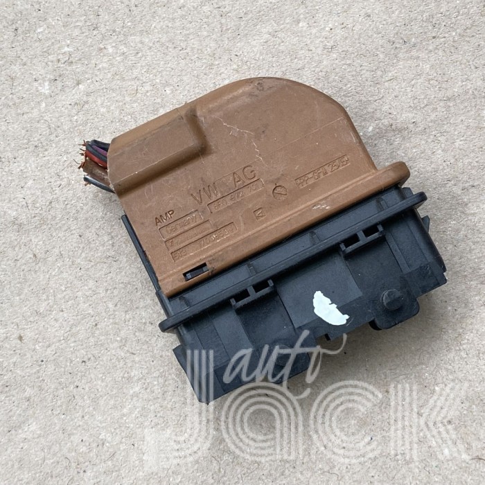 Роз'єм для Audi oe 8R0972701