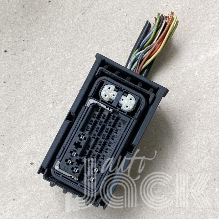 Роз'єм для Mercedes Benz oe 88374090