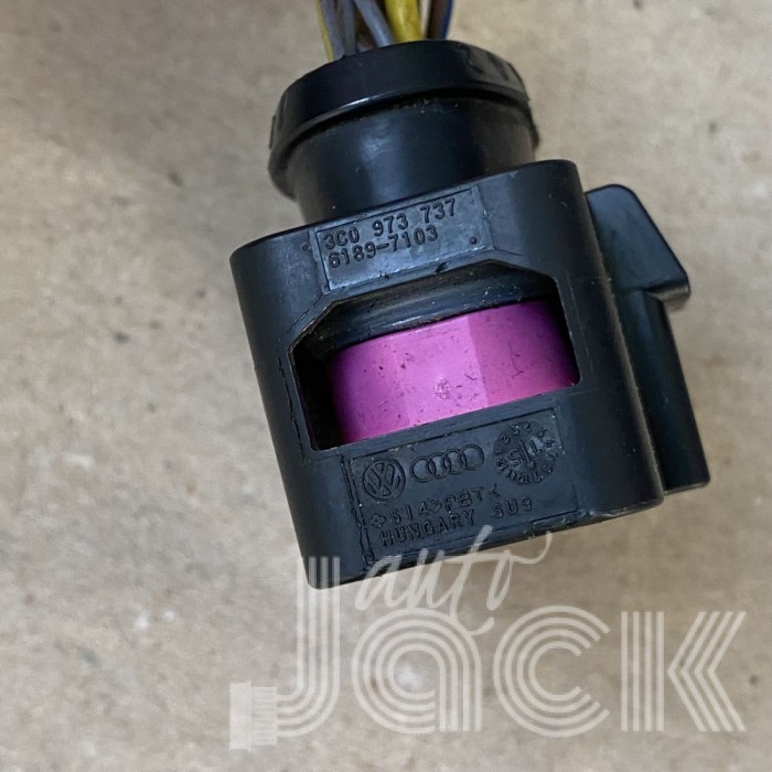 Роз'єм для Audi oe 3C0973737