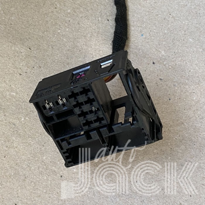 Роз'єм для Audi oe 4E0035444