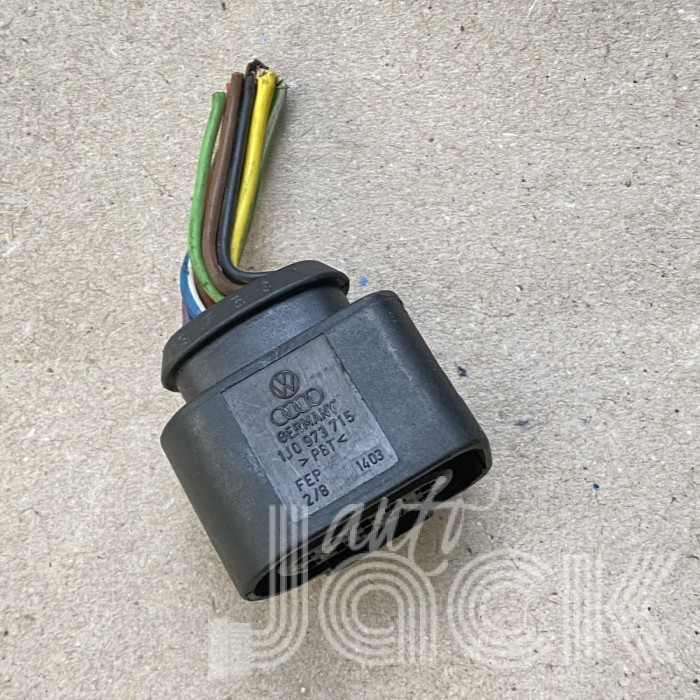 Разъем для Audi oe 1J0973715