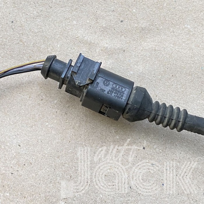 Разъем для Audi oe 4B0973712