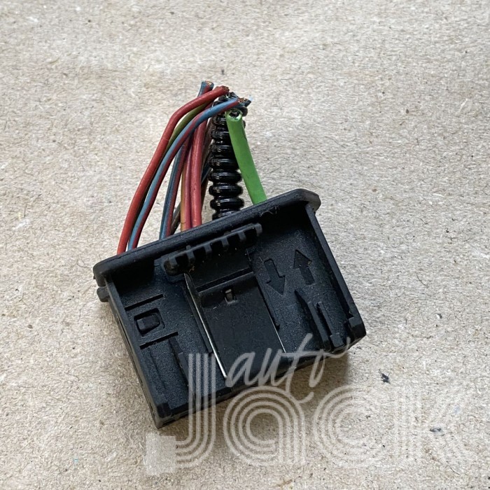 Роз'єм для Audi oe 113550832C