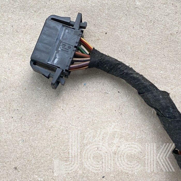 Роз'єм для Audi oe 1J0972725