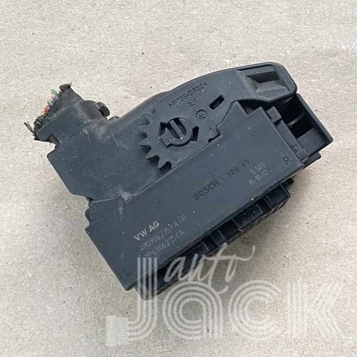 Роз'єм для Audi oe 7P6906235A