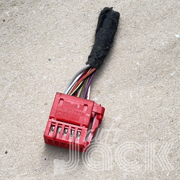 Роз'єм для Audi oe 6R0972930A