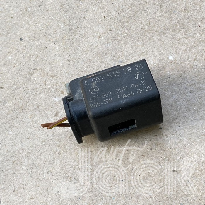 Роз'єм для Mercedes Benz oe A0525453826