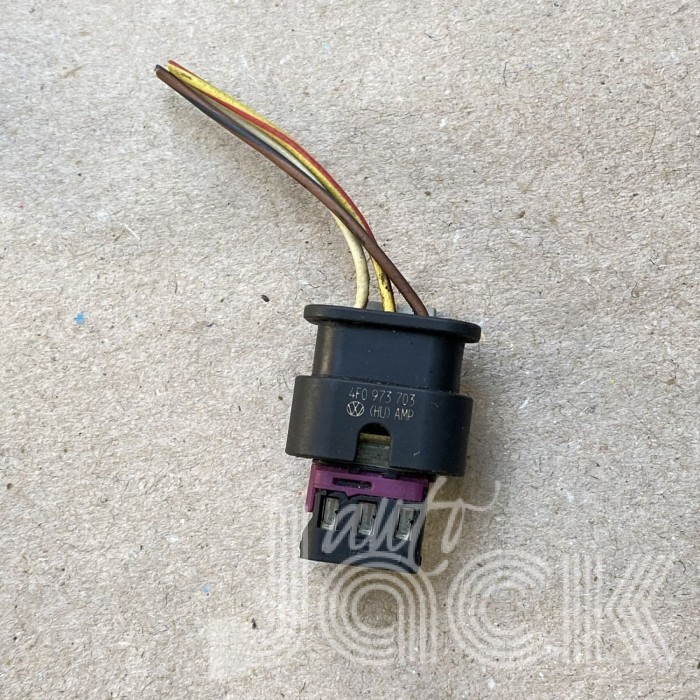 Роз'єм для Audi oe 4F0973703