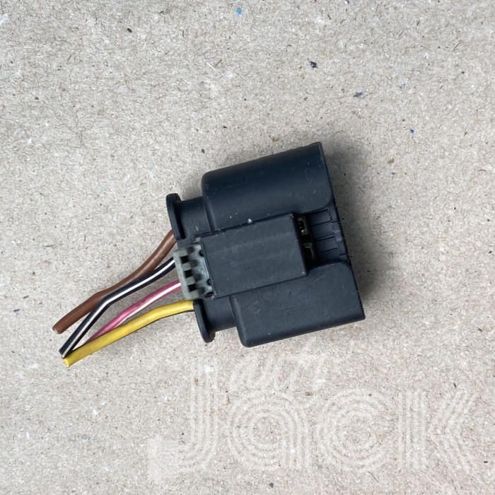 Роз'єм для Mercedes Benz oe A0225457026
