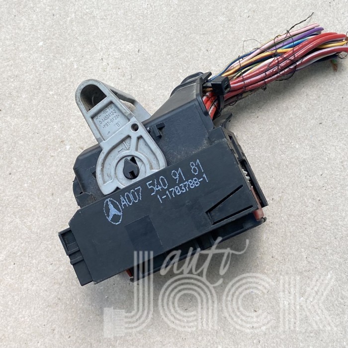 Роз'єм для Mercedes Benz oe A0075409181