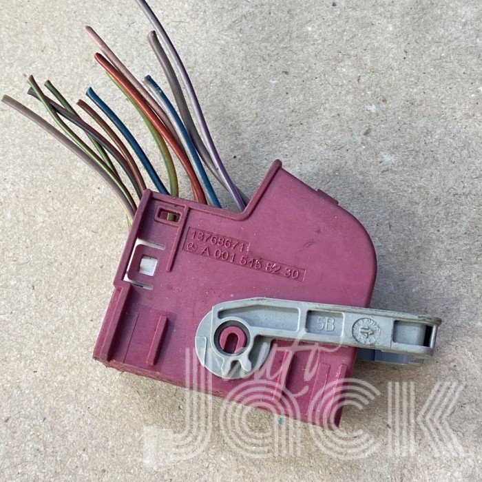 Роз'єм для Mercedes Benz oe A0015458230