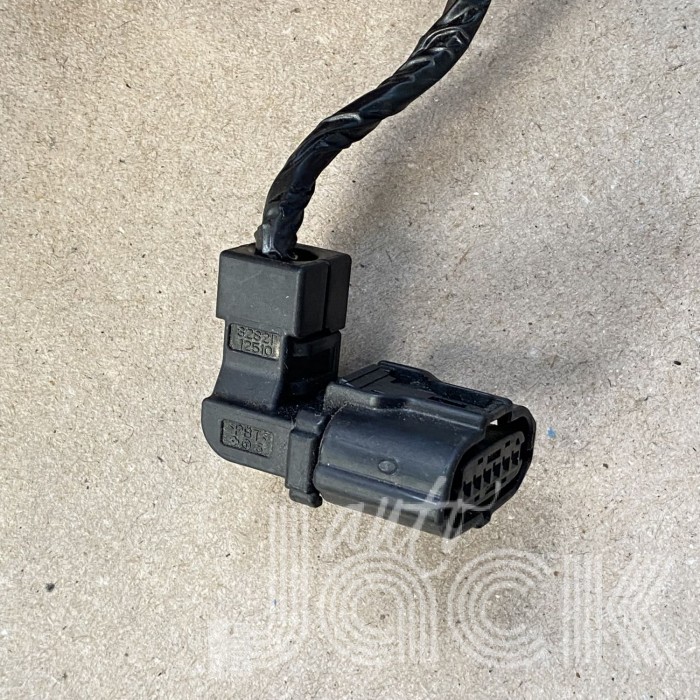 Роз'єм для Toyota oe 8282112510