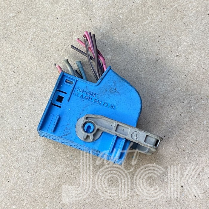 Роз'єм для Mercedes Benz oe A0015457330