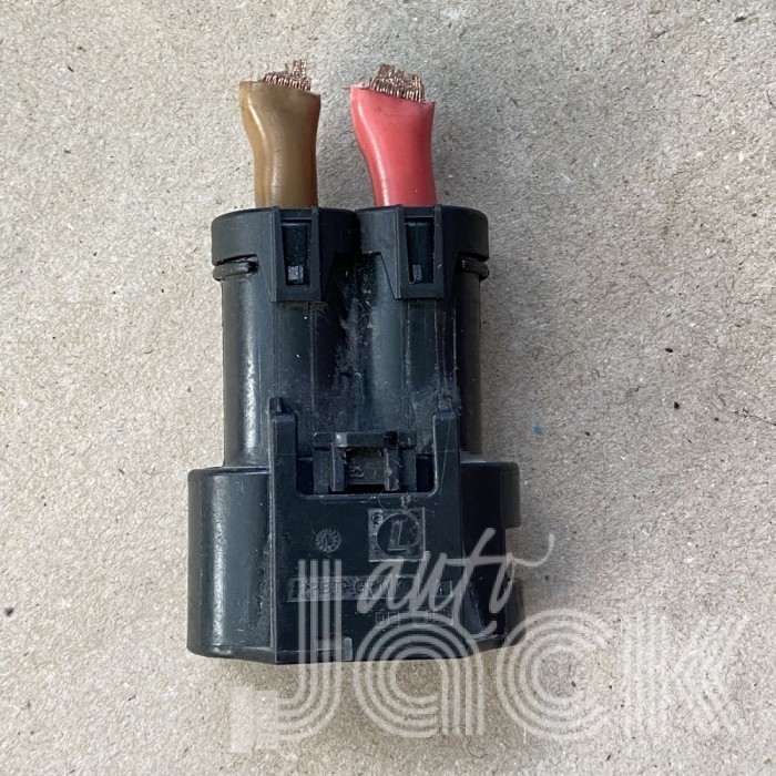 Роз'єм для BMW oe 61136987074