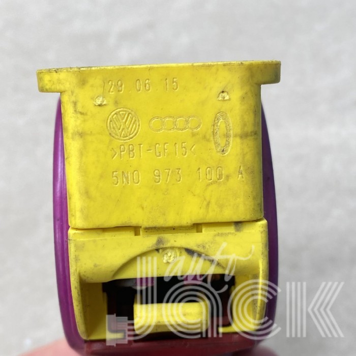 Роз'єм для Audi oe 5N0973100A Роз'єм для Audi oe 5N0973100A