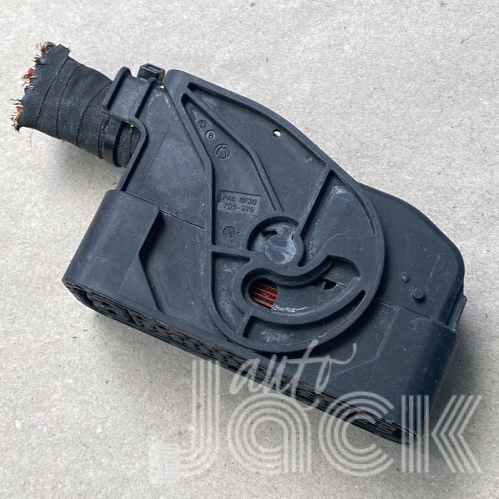 Роз'єм для Mercedes Benz oe A0009828709