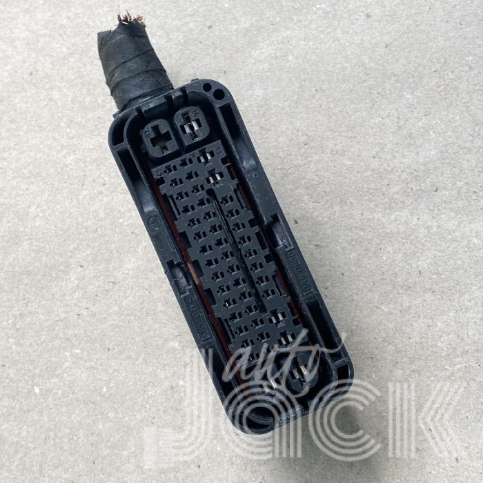 Роз'єм для Mercedes Benz oe A0009828709