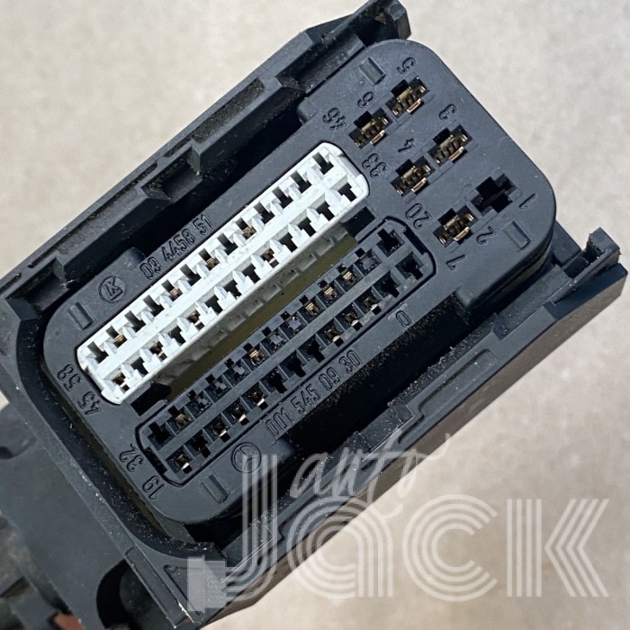 Роз'єм для Mercedes Benz oe 0015450930