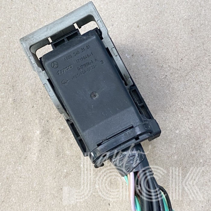 Роз'єм для Mercedes Benz oe A0005463181
