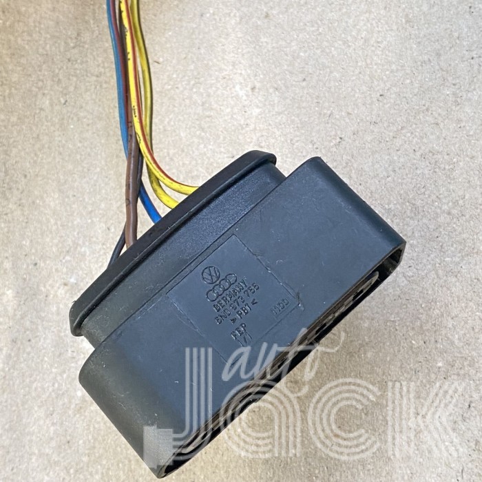 Роз'єм для Audi oe 6N0973755