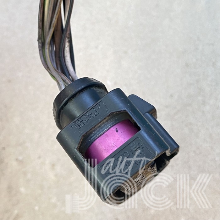 Роз'єм для Audi oe 3C0973737