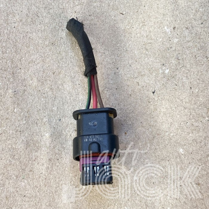 Роз'єм для Audi oe 80A973703A