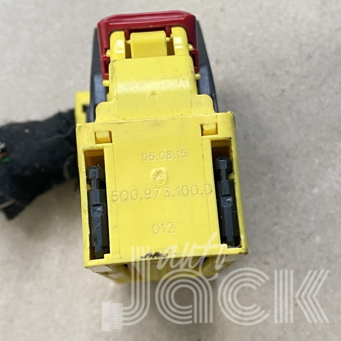 Разъем для Audi oe 5Q0973374B Разъем для Audi oe 5Q0973374B
