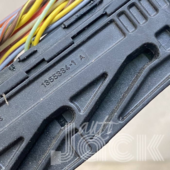 Роз'єм для Mercedes Benz oe 1355334 Роз'єм для Mercedes Benz oe 1355334