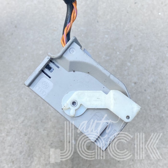 Роз'єм для Audi oe 4M0972144B