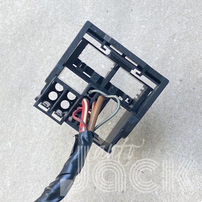 Роз'єм для Mercedes Benz oe A0015456930