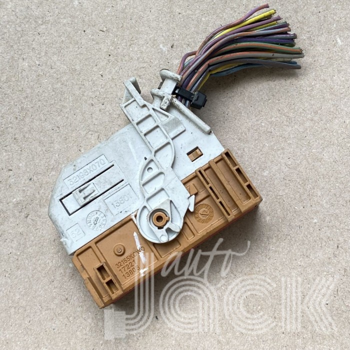 Роз'єм для Ford oe 32165KOWO