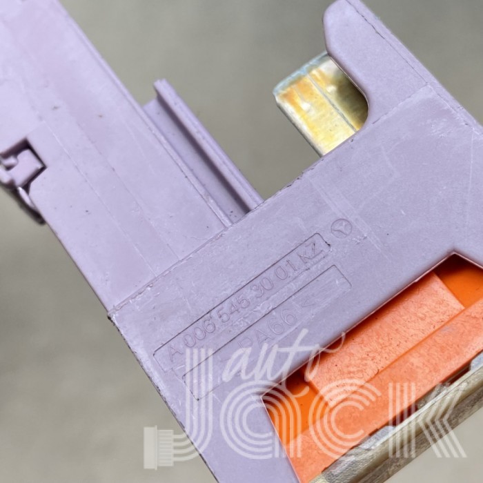 Роз'єм для Mercedes Benz oe A0065453001