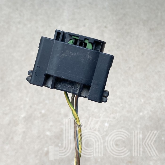 Роз'єм для Land Rover oe 15638711A