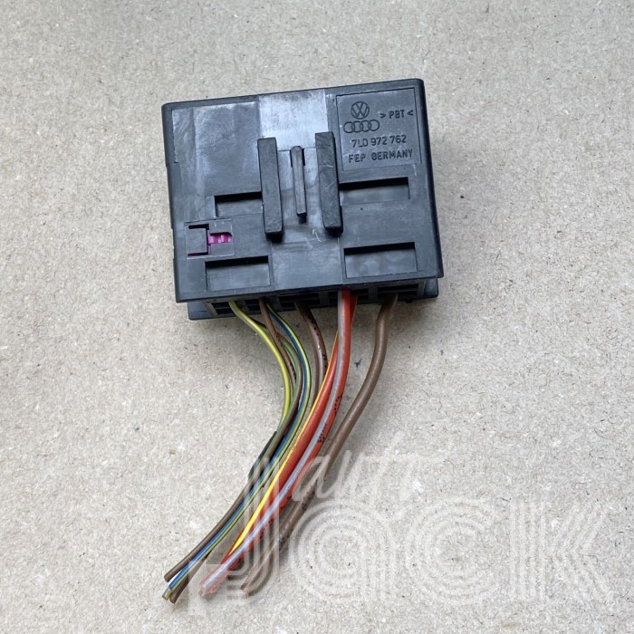 Роз'єм для Audi oe 7L0972762
