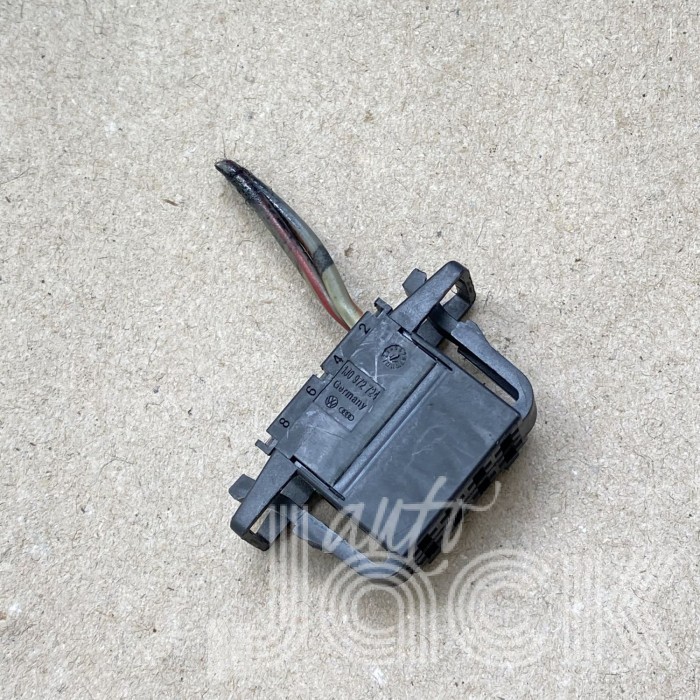 Разъем для Audi oe 1J0972724