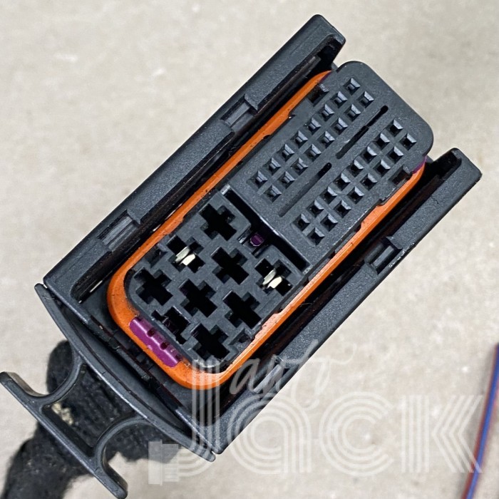 Роз'єм для Audi oe 3B0906379A