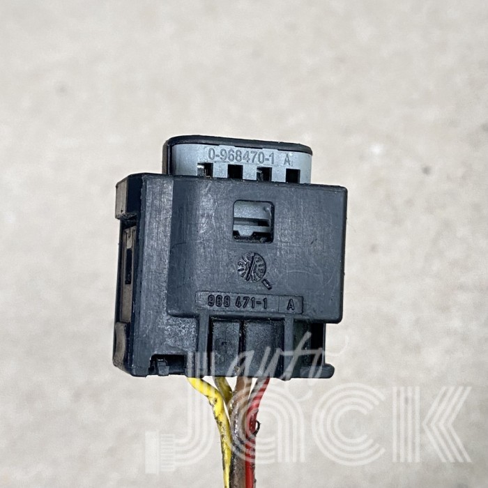 Роз'єм для Mercedes Benz oe 2105404381